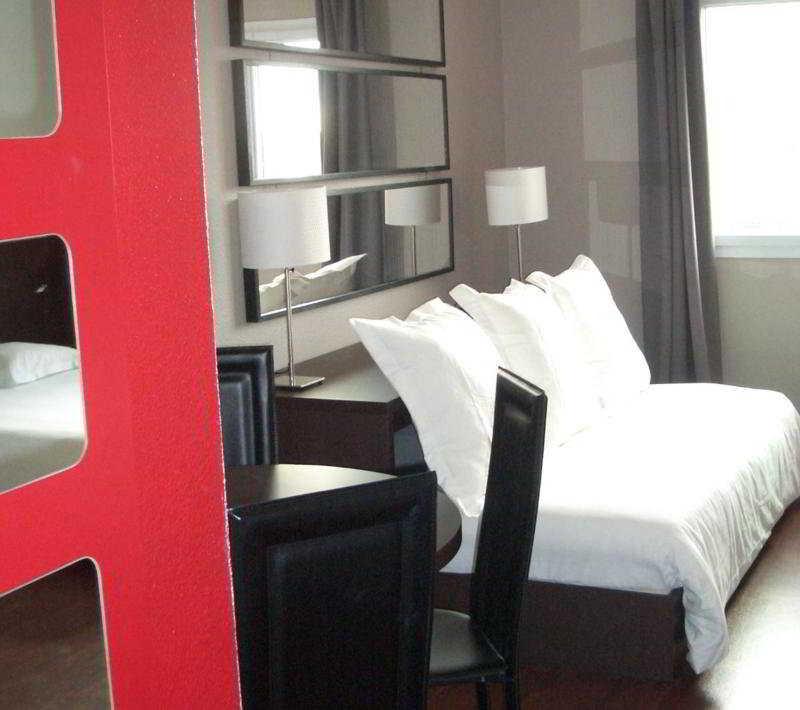 Teneo Apparthotel Bordeaux - Gare Saint Jean Екстер'єр фото